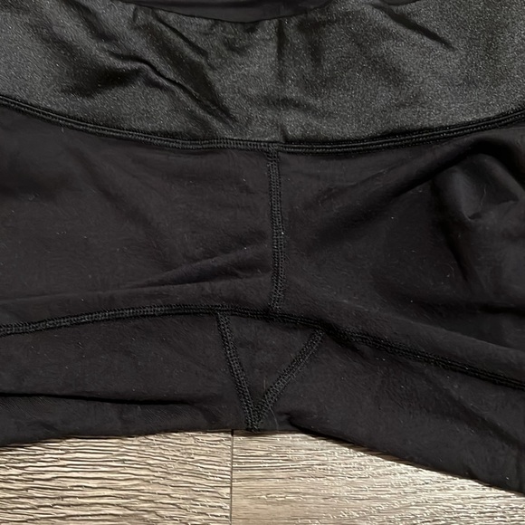 Black Lululemon Leggings size 6 - Picture 7 of 7